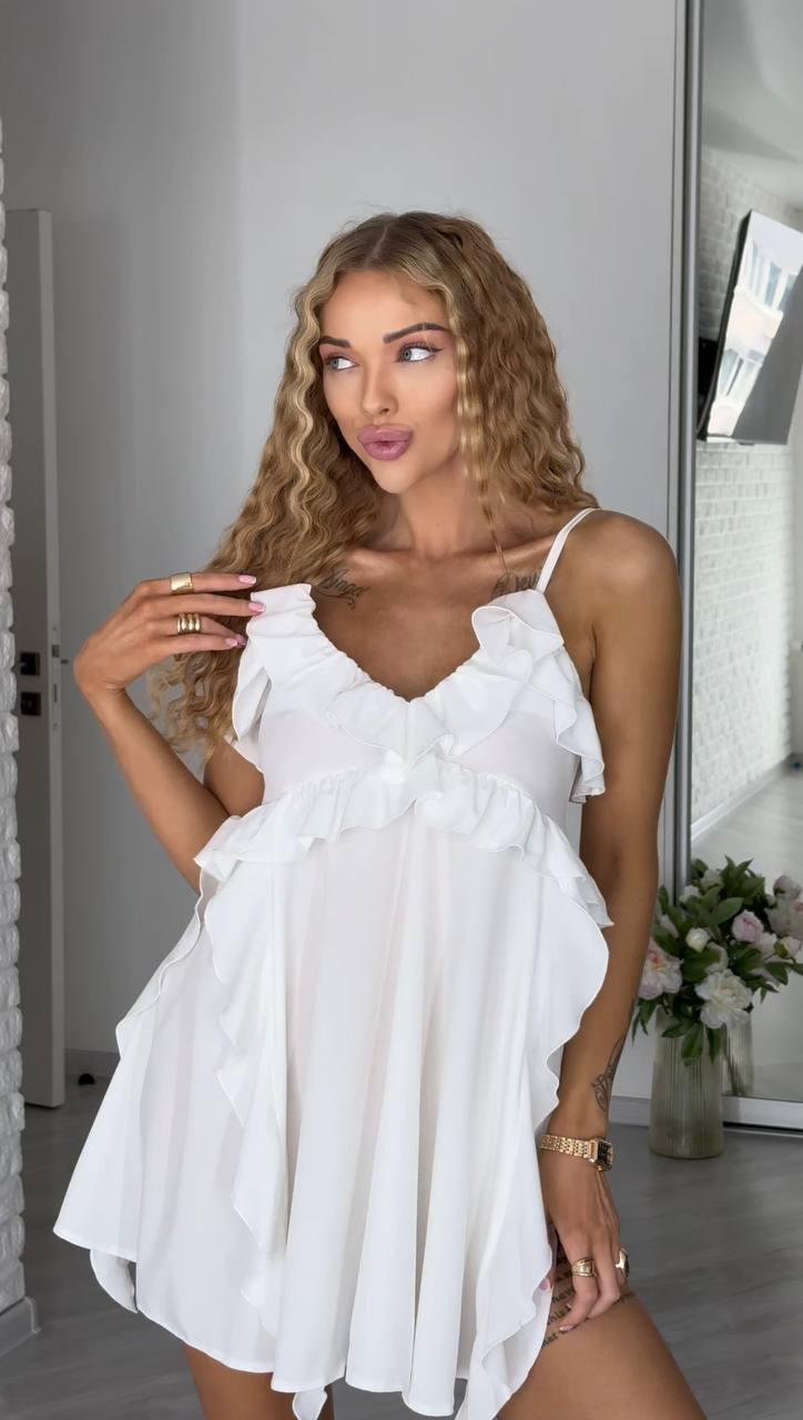 Неймовірна сукня в стилі бохо з воланами 😍